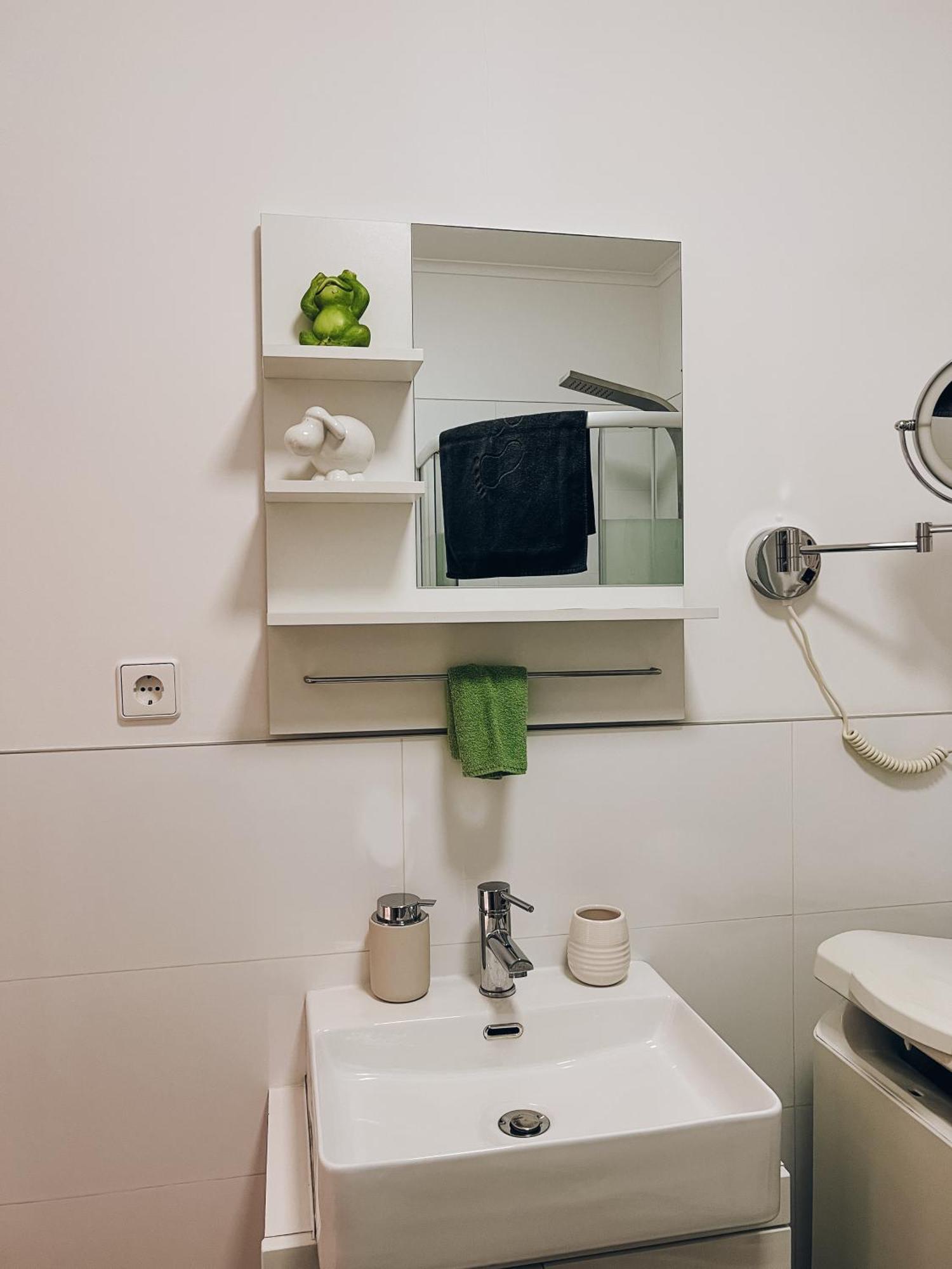 Neuwertiges Apartment Mit Kostenlose Privatparkplatz Auch Fuer Transporter Geeignet R1 Freiberg am Neckar Buitenkant foto